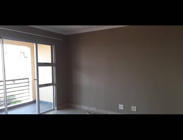 2 BEDROOM APARTMENT RENTED IN CAVERSHAM GLEN